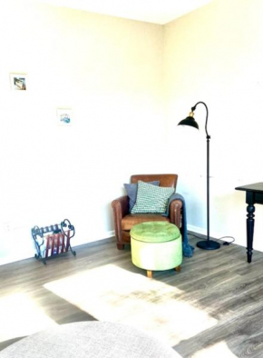 Newly Built Spacious Quiet 3 Bed Rm House with Backyard and Parking